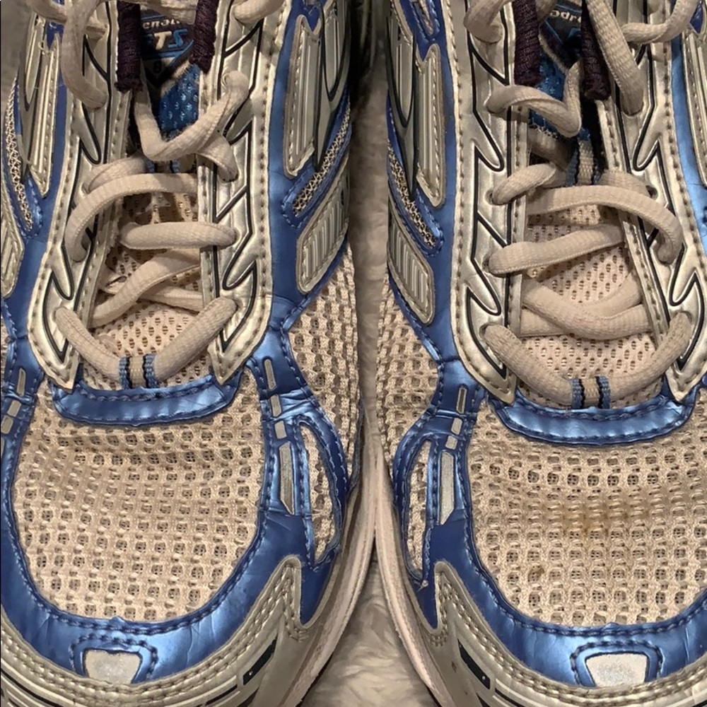 Womens Sz 8 Brooks Adrenaline GTS 8. GUC - Picture 10 of 10
